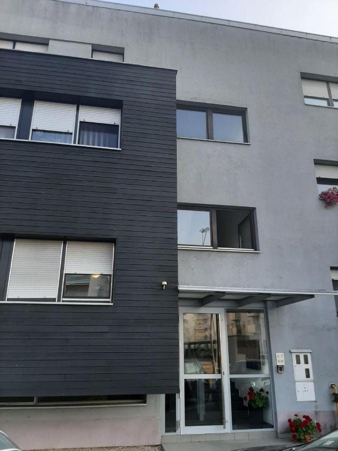 Maximus 2 Appartement Čakovec Buitenkant foto
